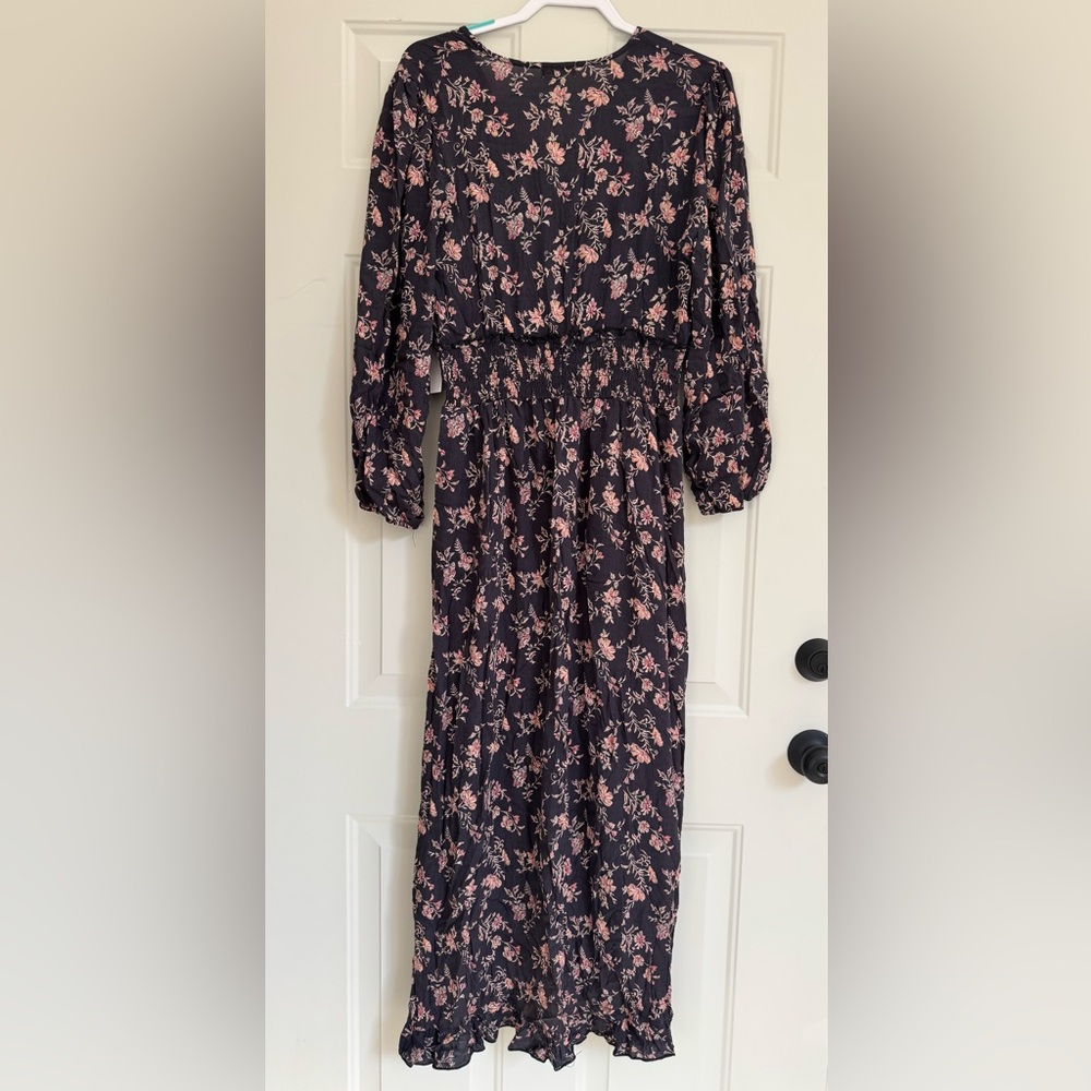 Elegant Floral Long Sleeve Dress - Picture 5 of 6
